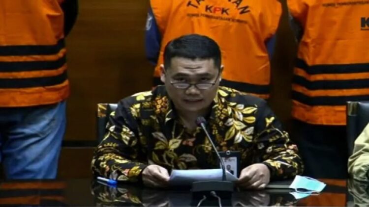 Direktur Penyidikan KPK Asep Guntur Rahayu saat jumpa pers di Gedung KPK, Jakarta, Minggu (21/8/2022) sebagaimana dipantau melalui akun YouTube KPK RI terkait penetapan empat tersangka kasus dugaan suap penerimaan calon mahasiswa baru di Universitas Lampung (Unila) tahun 2022. ANTARA/Benardy Ferdiansyah