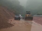 Kawasan Sitinjau Lauik kembali Longsor, Akses Lalulintas Dilakukan Buka-Tutup