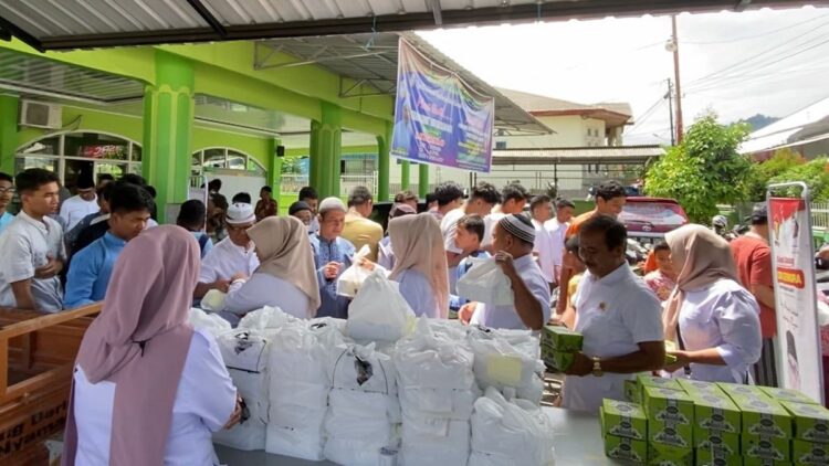 Jumat berkah Andre Rosiade di Masjid Jihad, Indarung dipadati jamaah
