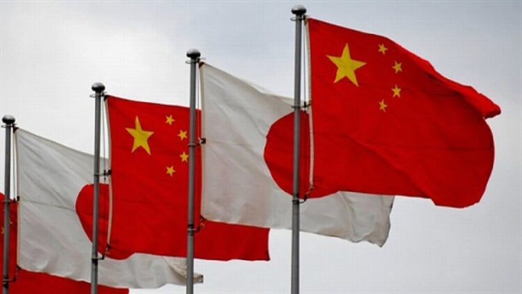 Bendera Jepang dan China. (Foto/Reuters)