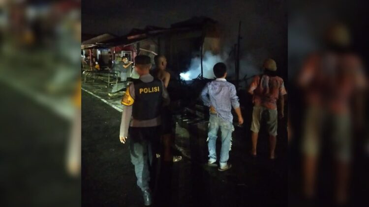 Kebakaran Dua Toko di Padang, Kerugian Capai Rp50 Juta 1 kebakaran di tanjung aua koto tangah padang