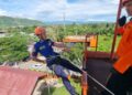 Latihan High Angle Rescue Techniques (HART) anggota Damkar Padang yang digelar Basarnas Padang