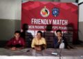 Pelatih Semen Padang FC Akui Timnya Lemah di Lini Depan 6 pelatih Semen Padang FC Delfiadri dan kapten saat presscon usai pertandingan