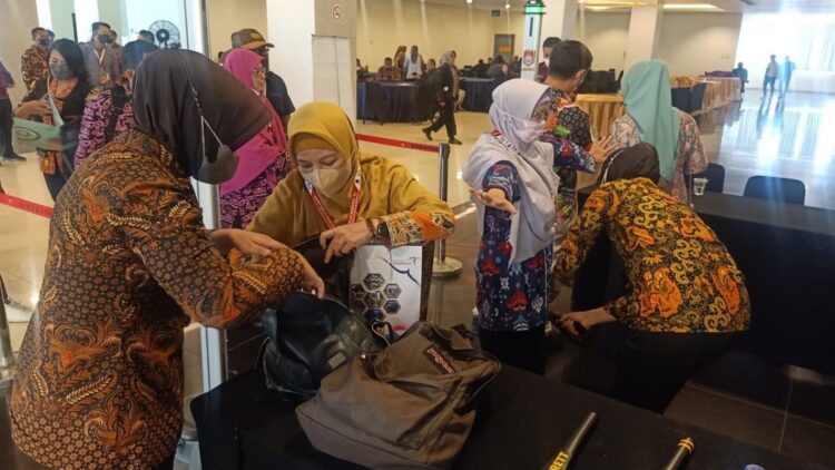 Polisi Siap Sukseskan Rakernas Apeksi 2022 di Padang 1 pemeriksaan polisi di Rakernas Apeksi