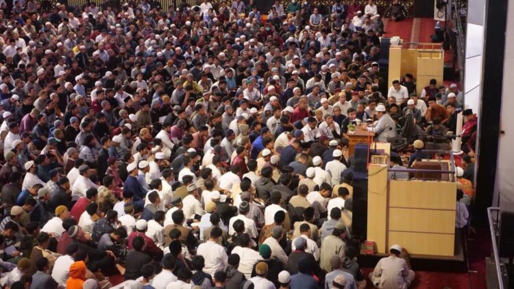 tabligh akbar Dr Firanda Andirja di Masjid Raya Sumbar