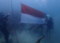 Peringati HUT RI, Lanal Banten Kibarkan Merah Putih di Bawah Laut Selat Sunda