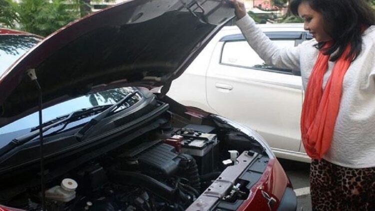 Sebelum Bepergian, Anda Perlu Cek 3 Komponen Mobil Ini 1 Ilustrasi pengecekan mobil sebelum bepergian. (net)