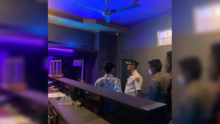 Satpol PP merazia kafe dan sejumlah indekos di Kota Padang. (IST)