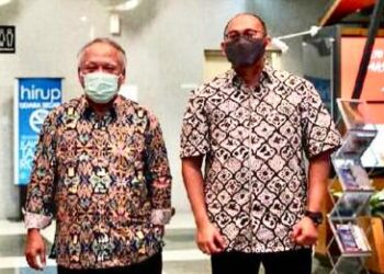 Anggota DPR RI Andre Rosiade saat bersama Menteri PUPR Basoeki Hadimoeljono beberapa waktu lalu.