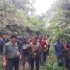 Gubernur Mahyeldi tembus jalan alternatif di hutan Malalak, Agam.