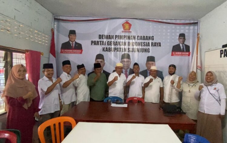 Pernyataan sikap pengurus DPC Partai Gerindra Sijunjung untuk memenangkan Prabowo Subianto sebagai Presiden 2024, Gerindra dalam Pileg dan Andre Rosiade untuk Pilgub Sumbar. (IST)