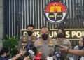 Kadiv Humas Mabes Polri Irjen Dedy Prasetyo saat diwawancarai wartawan terkait kasus Duren Tiga