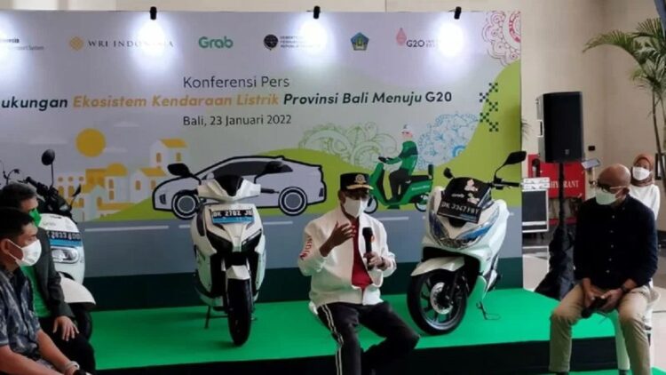 Ilustrasi: Menhub Budi Karya Sumadi mendorong perusahaan produksi kendaraan berbasis motor listrik (ANTARA/ I Komang Suparta)