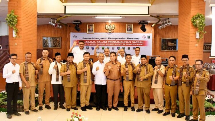 Ketum Apkasi Apresiasi Penuh MoU dengan Semen Padang 1 MoU PT Semen Padang dengan 11 kepala daerah di Sumbar