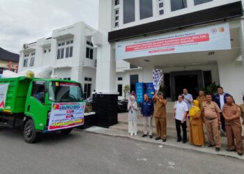 Mou penanganan sampah dengan aplikasi nabuang sarok di Kota Solok
