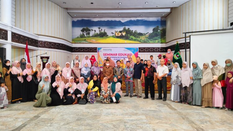 SDIT Permataku Padang meng gelar seminar parenting atau kepengasuhan anak dengan tema "Menyikapi Bullying dan Kenakalan Anak di Sekolah," Sabtu (24/9/2022) di Aula Kantor Gubernur Sumbar.