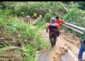 Longsor Tutupi Badan Jalan, Jalur Bungus-Sungai Pisang Lumpuh Total