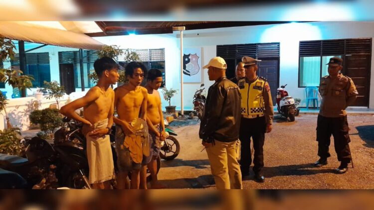 Tiga remaja diamakan polisi karena terlibat tawuran. (IST)