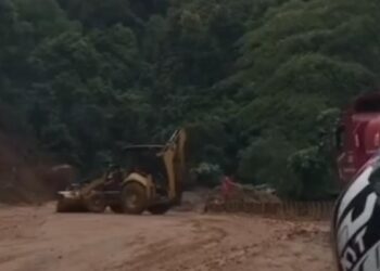 Longsor Lagi-lagi Terjang Panorama II Sitinjau Lauik, Pengendara: Mana Solusinya, Pak?