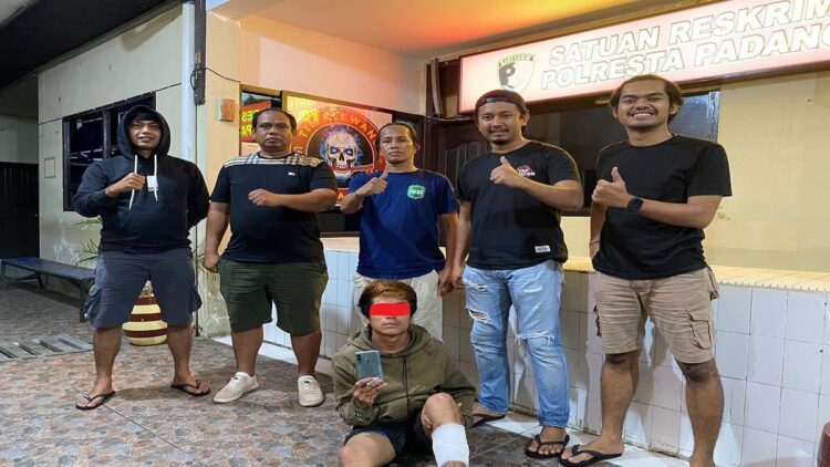 Polisi menangkap maling HP di sejumlah tempat di Padang. (IST)