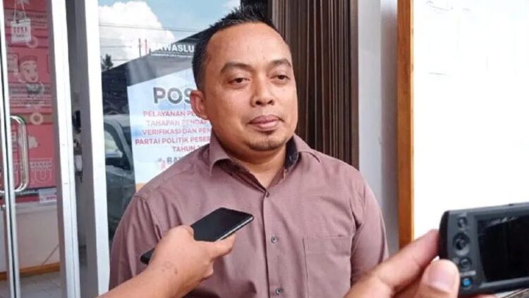 Bawaslu Limapuluh Kota Terima Anggota Panwascam 1 Anggota Bawaslu Limapuluh Kota Ismet Aljannata