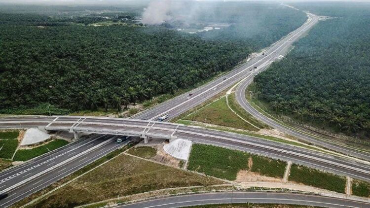 Ilustrasi - Jalan Tol Pekanbaru-Dumai, Riau sebagai bagian dari Jalan Tol Trans-Sumatera. ANTARA FOTO/FB Anggoro/wsj.
