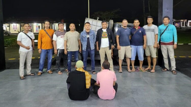 Dua Pelaku Penyalahgunaan BBM Subsidi Diciduk di Dharmasraya 1 Dua pelaku penyalahgunaan bbm subsidi diciduk tim gabungan Reskrim Polres Dharmasraya.