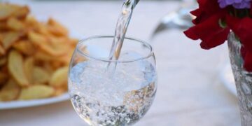 Kenali! Ini Ciri-Ciri Air Mineral Tercemar dan Tak Layak Minum 7 ilustrasi air mineral