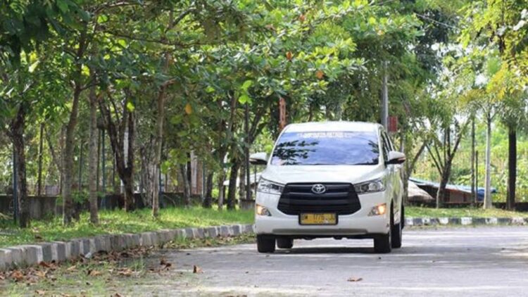 Travel Padang-Pekanbaru sepi karena BBM naik