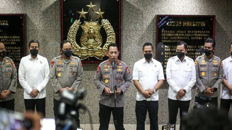 Timsus Polri Datangi Komnas HAM Jemput Hasil Investigasi Kasus Sambo 1 Kapolri jelaskan perkembangan terkait kasus penembakan Brigader J. (Liputan6.com/Faizal Fanani)