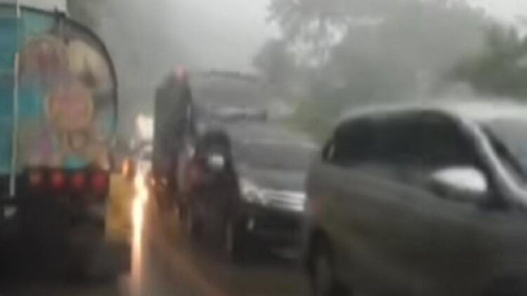 Kemacetan terpantau di kawasan Sitinjau Lauik