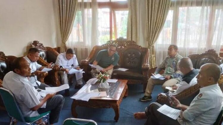 KPU Agam sedang rapat pleno PDPB. (ANTARA/HO-KPU Agam)