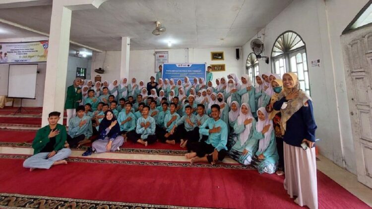 Pelatihan pemilih pemula di Padang