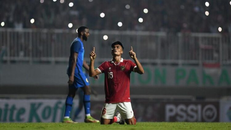 Timnas Curacao harus bermain dengan 10 pemain pada menit ke-80 usai kartu kuning kedua Juninho Becuna. (Foto: ANTARA FOTO/ADITYA PRADANA PUTRA)
