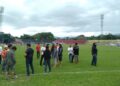 Suporter Semen Padang FC hentikan laga fun football