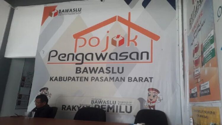 Bawaslu Kabupaten Pasaman Barat, Sumbar, menerima lima pengaduan masyarakat terkait dengan pencatutan nama mereka dalam keanggotaan partai politik. ANTARA/Altas Maulana