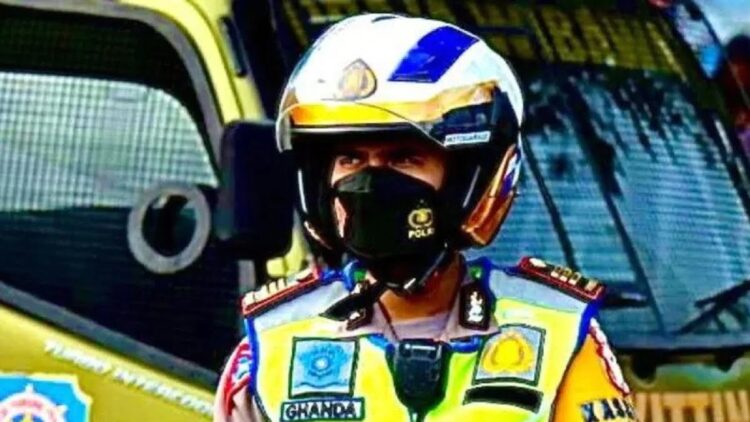 Sepekan Operasi Zebra di Bukittinggi, Polisi Berikan 216 Teguran ke Pengendara 1 Kasatlantas Polres Bukittinggi, AKP Ghanda Novidiningrat. (Antara/Alfatah)