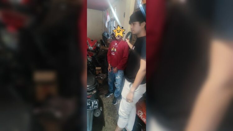 Kabur Hendak Ditangkap, Polisi di Padangpariaman Bekuk Pencuri Motor dan HP 1 Polres Padangpariaman menangkap seorang pria yang melakukan pencurian motor dan HP. (IST)