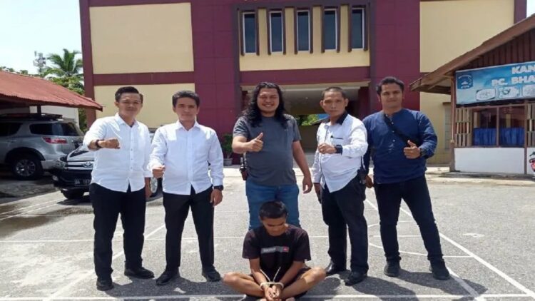 Kabur ke Jambi, Pelaku Penusukan di Pasar Raya Solok Berhasil Dibekuk 1 Satreskrim Polres Solok Kota tangkap pelaku penusukan di pasar raya Solok (ANTARA/Laila Syafarud)