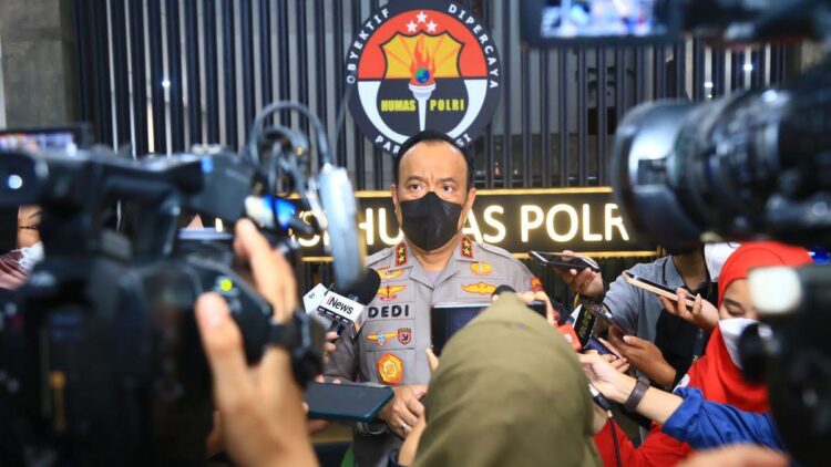 Bareskrim Polri Tahan 2 Tersangka Korupsi Kredit BPD Jateng 1 Irjen Dedi Prasetyo saat memberi keterangan terkait kasus korupsi BPD Jateng.