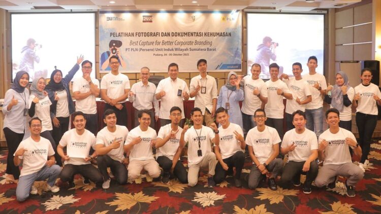 Pelatihan Foto Kehumasan PLN - PFI Padang