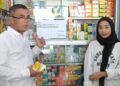 Pastikan Tak Ada Penjualan Obat Sirop, Pj Wako Payakumbuh Cek Apotek 7 Pj Wako Payakumbuh cek apotek