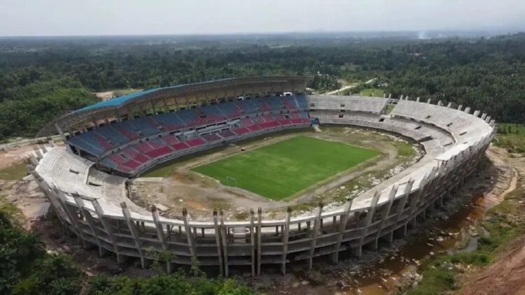 Ratusan miliar uang APBD Sumbar sudah habis namun pembangunan Stadion Utama Sumbar di Sikabu, Lubukalung, Kabupaten Padangpariaman juga belum tuntas. (IST)