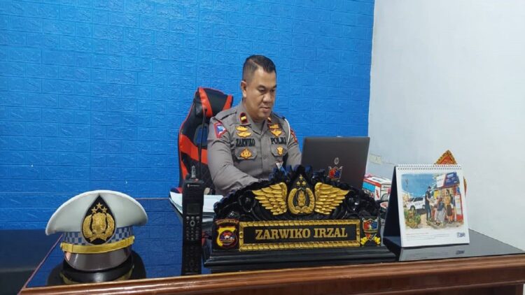 Berlanjut, Pelayanan SIM Keliling Polresta Padang Minggu Ini 1 Kanit Regident Satlantas Polresta Padang Ipda Zarwiko Irzal. (IST)