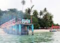 Kondisi dermaga apung di Pulau Angso Duo, Kota Pariaman, Sumbar akibat cuaca buruk yang menerjang daerah itu pada awal Oktober. (ANTARA/HO-Diskominfo Pariaman)