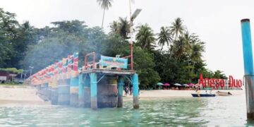 Kondisi dermaga apung di Pulau Angso Duo, Kota Pariaman, Sumbar akibat cuaca buruk yang menerjang daerah itu pada awal Oktober. (ANTARA/HO-Diskominfo Pariaman)