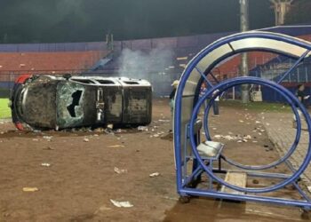 Kericuhan di Stadion Kanjuruhan pada 1 Oktober 2022. (ANTARA FOTO/Vicki Febrianto)