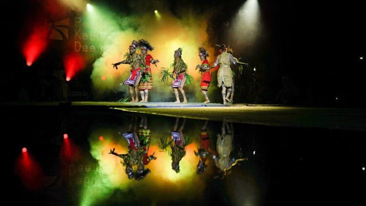 PKD 2022 Ditutup dengan Beragam Pertunjukan Seni 1 Penampilan Tari dari Mentawai pada penutupan PKD 2022