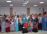 Semen Padang Serahkan 41 Paket Makanan untuk Bayi Stunting