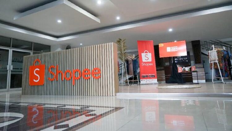 Belanja di Shopee kini dikenai biaya tambahan sebesar Rp1.000. (net)